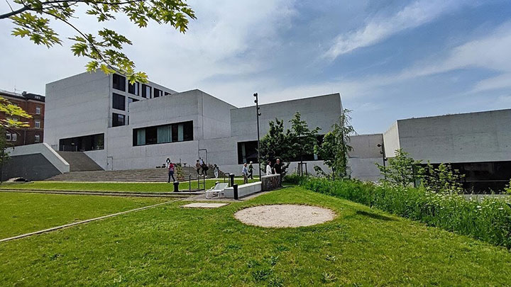 Besuch der John Cranko Schule